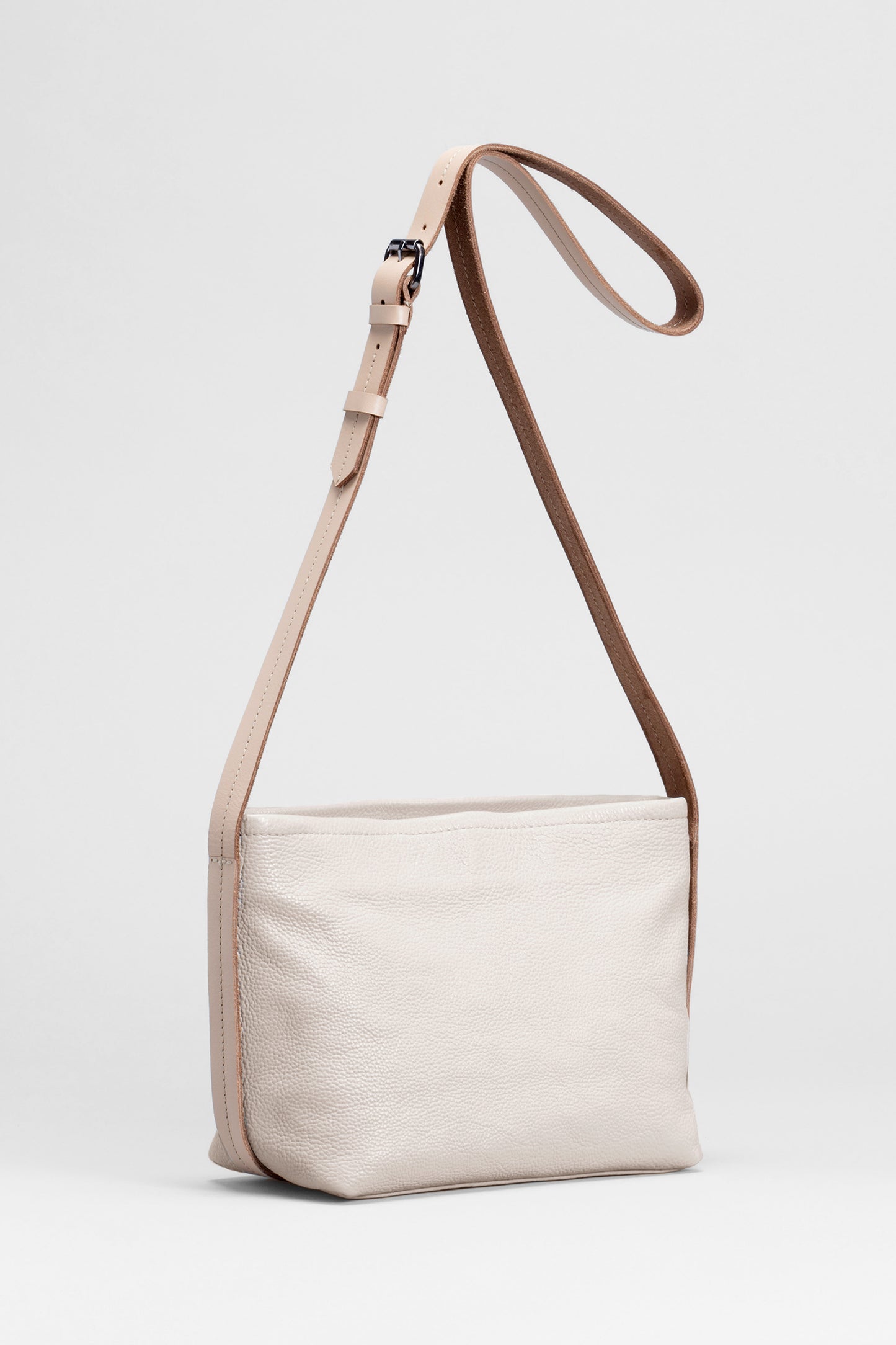 Canutte Leather Bag Front | BLANC / NATURAL