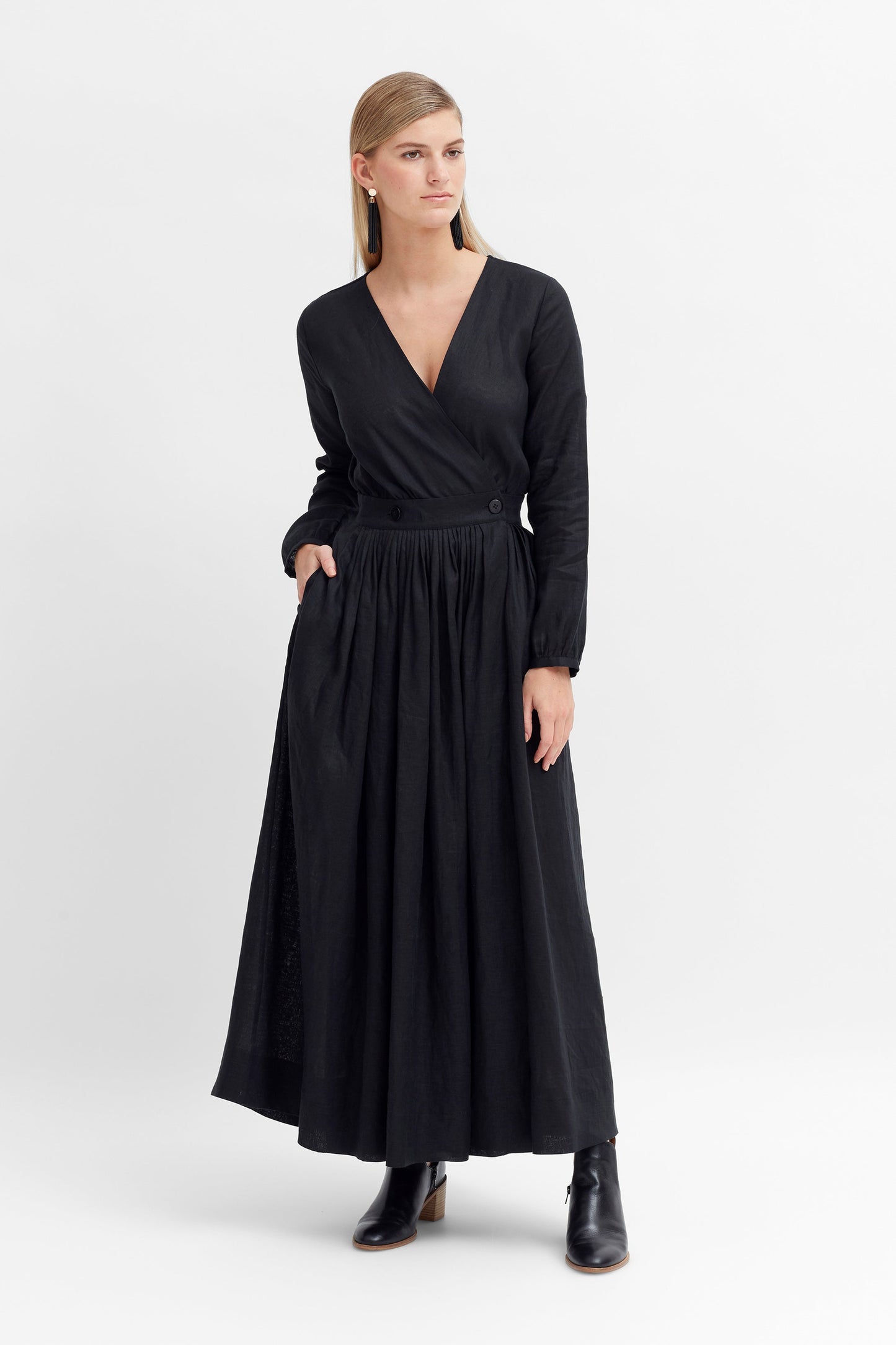 Kers Maxi Linen Wrap Dress Model Front | BLACK