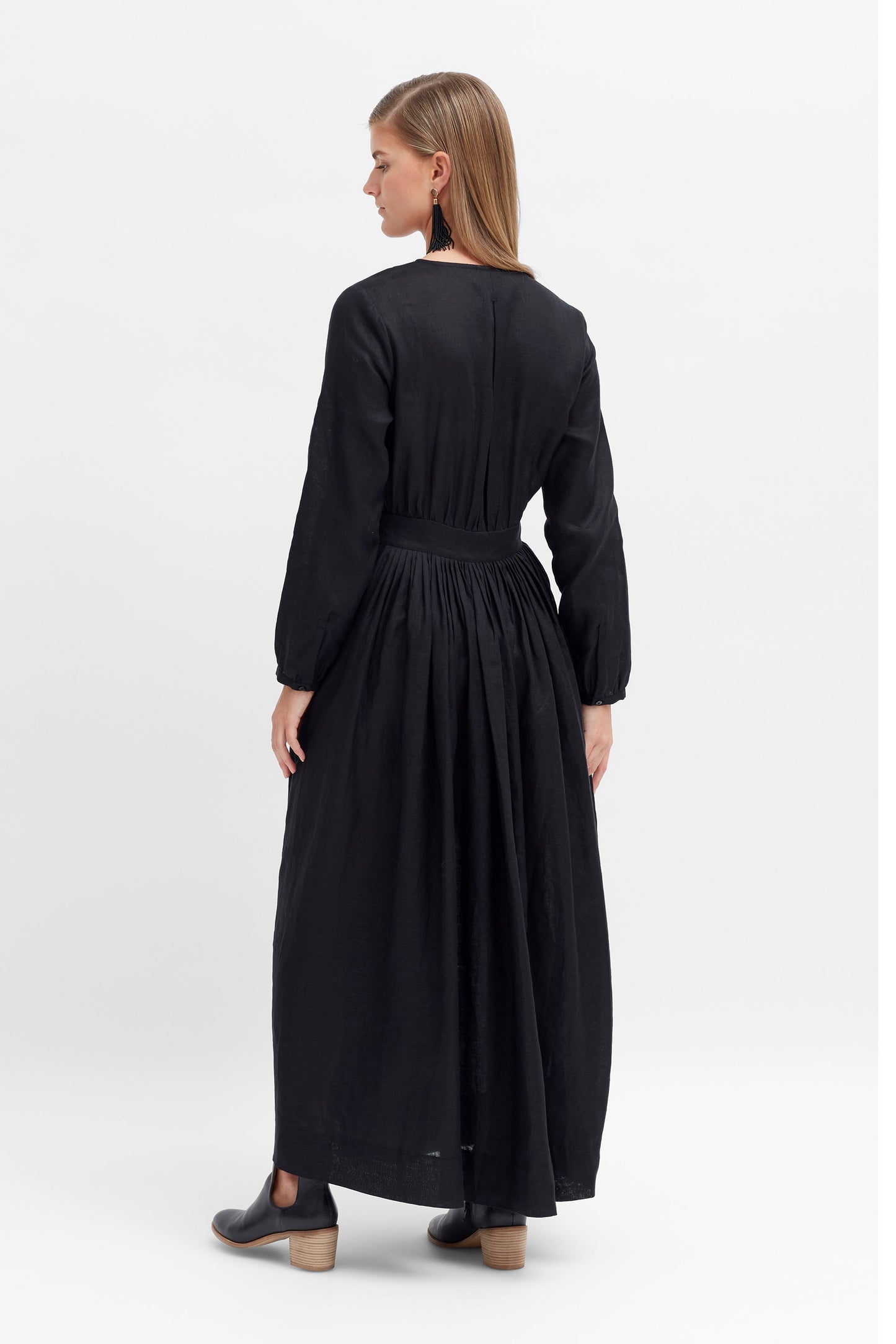 Kers Maxi Linen Wrap Dress Model Back | BLACK