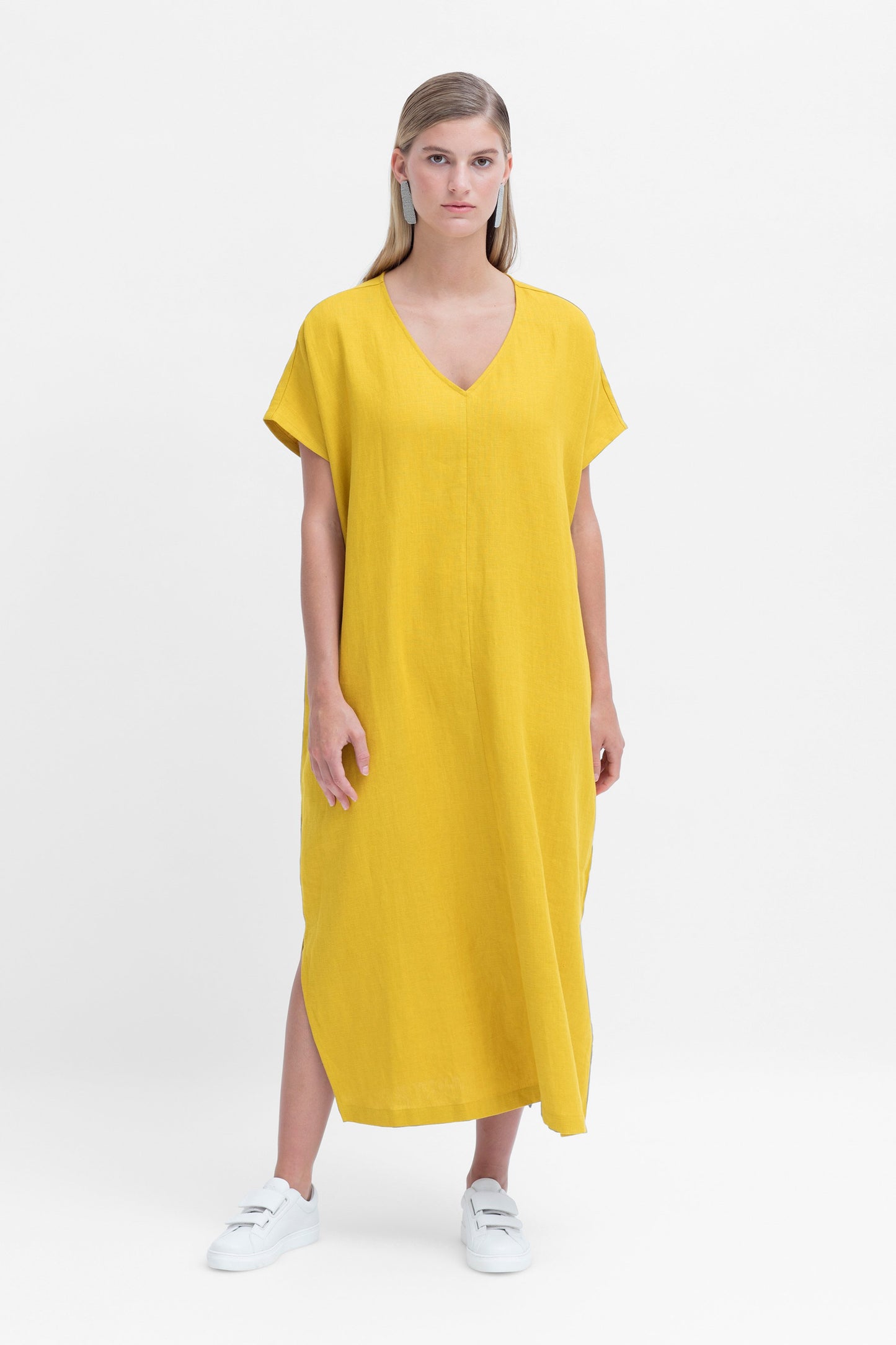 Tora Shift V-Neck Linen Long Dress Model  Front | SAFFRON