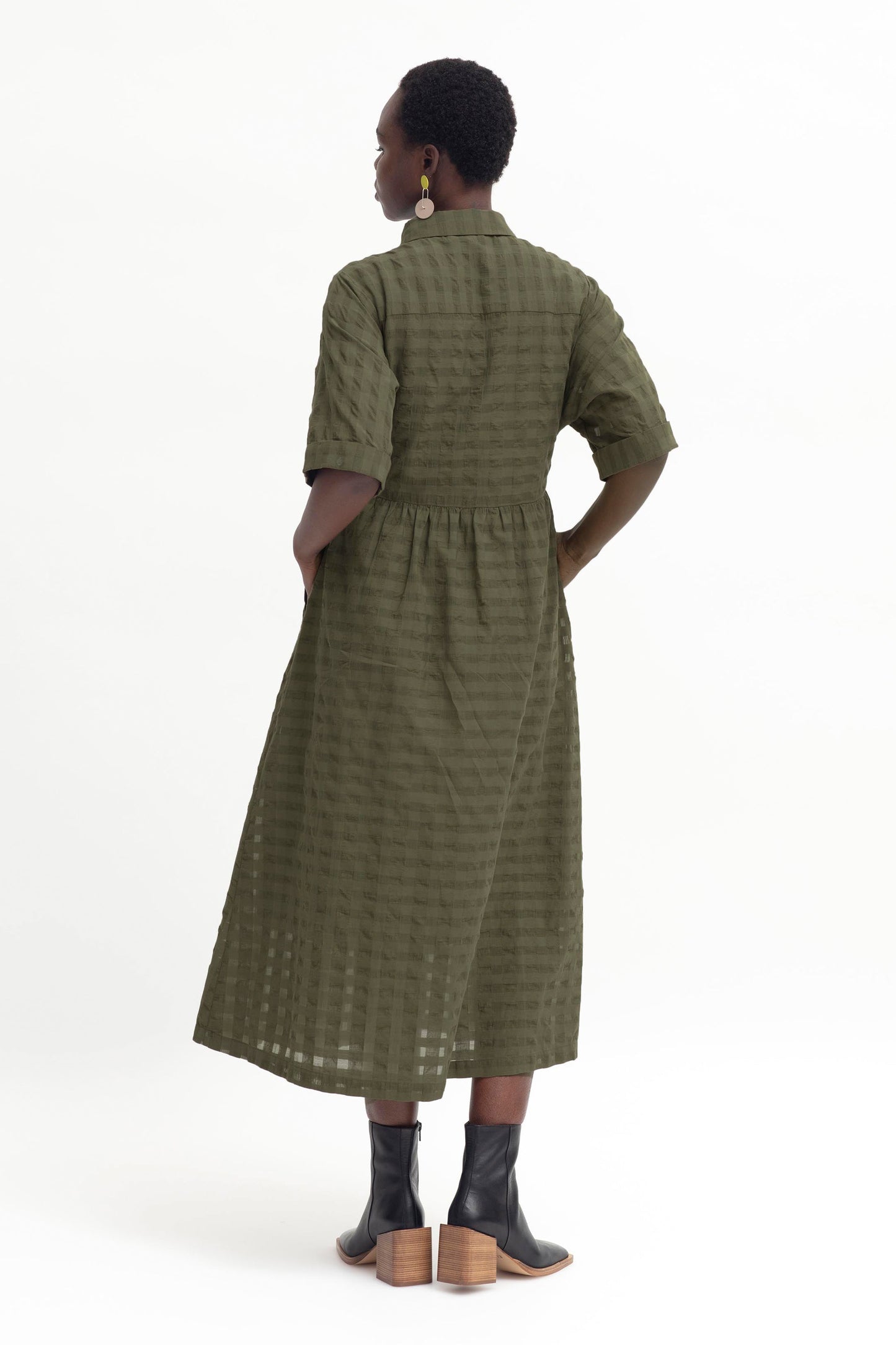 Leede Organic Cotton Woven Check Textured Shirt Dress Model Back | OLIVINE