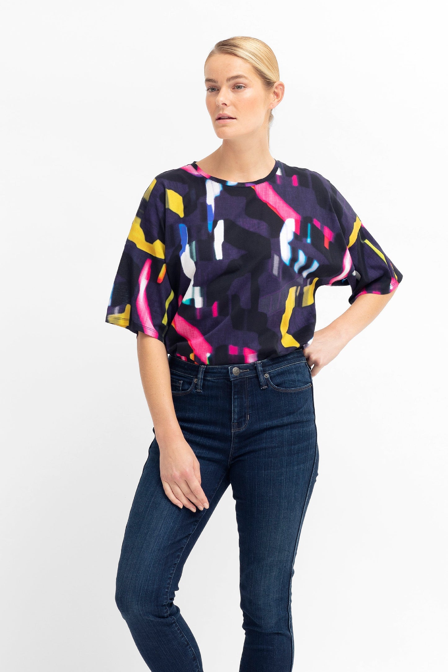 Kyla Boxy Relaxed Wide Sleeve Print Tee Model Front Tucked | NAVY WEVEN PRINT