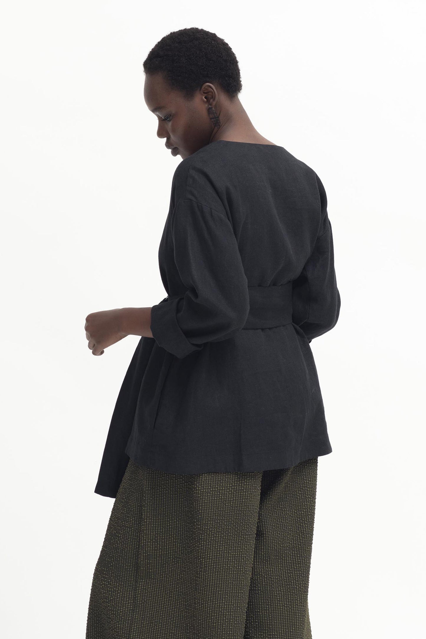 Ativ Linen Jacket with Contrasting Waist Belt Back | BLACK
