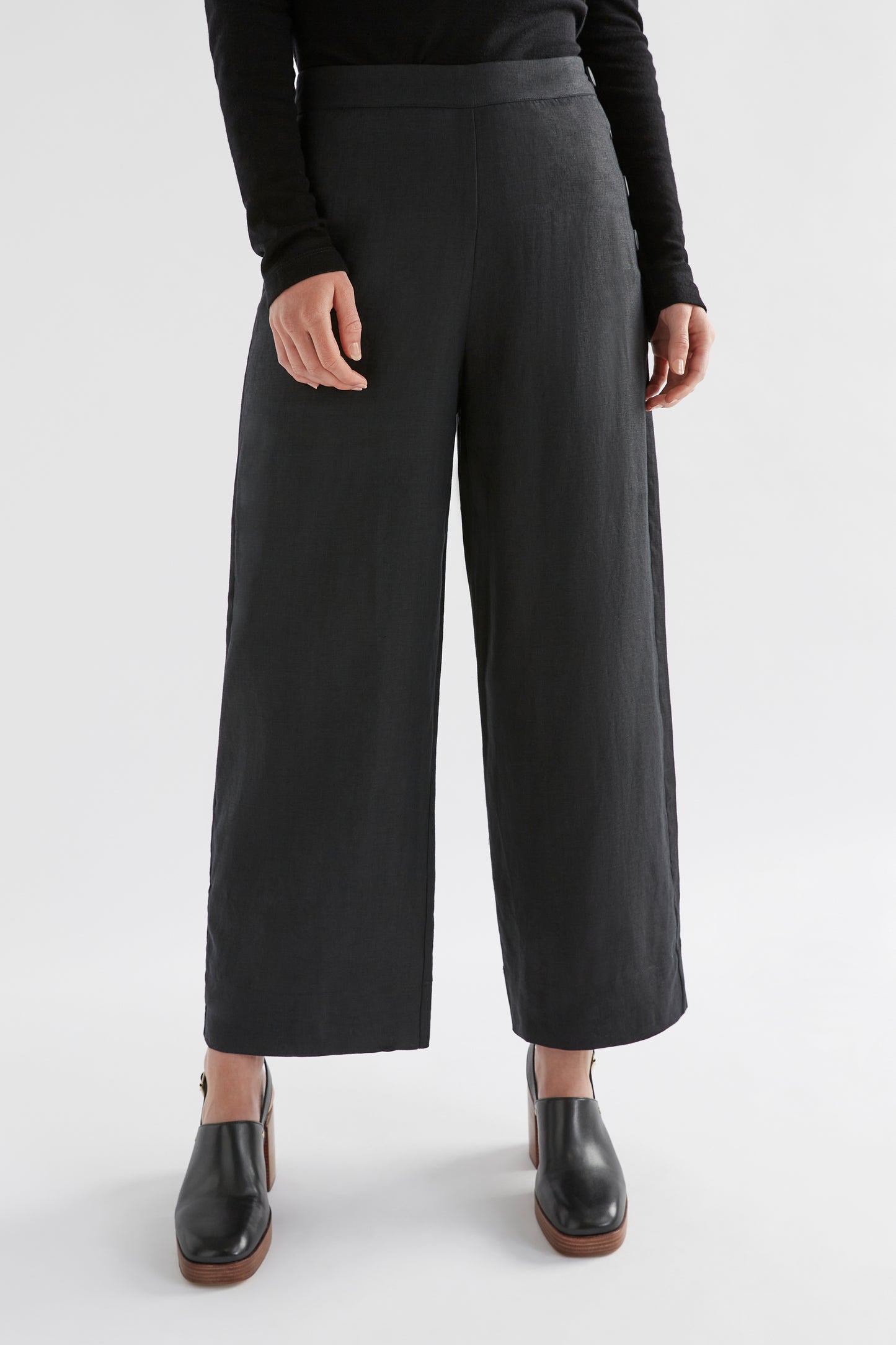 Hersom High Waist Linen Pant Model Front Crop | BLACK