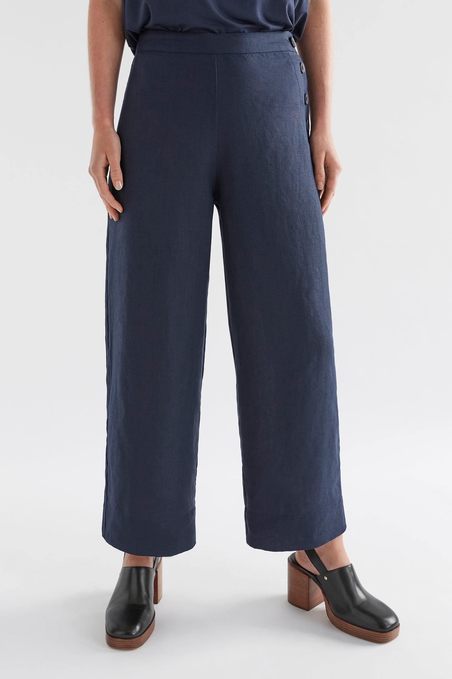 Hersom High Waist Linen Pant Model Front crop | MOONLIGHT