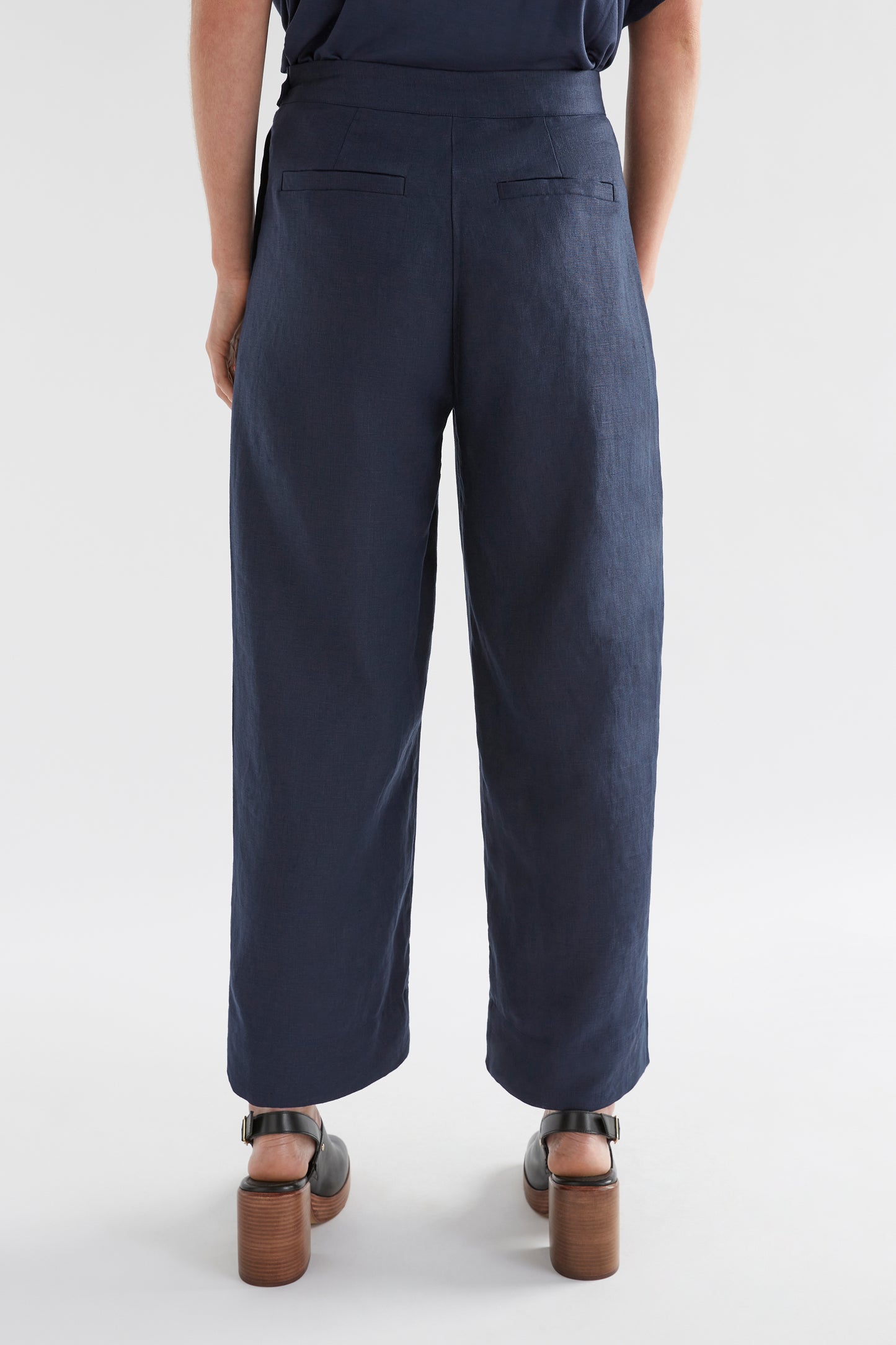 Hersom High Waist Linen Pant Model Back | MOONLIGHT