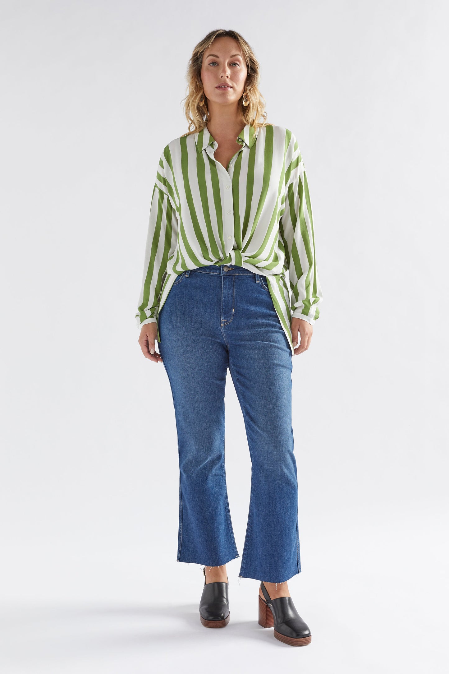 Tilbe Silky Striped Long Shirt plus Model front Full Body | GREEN WHITE PAINT STRIPE