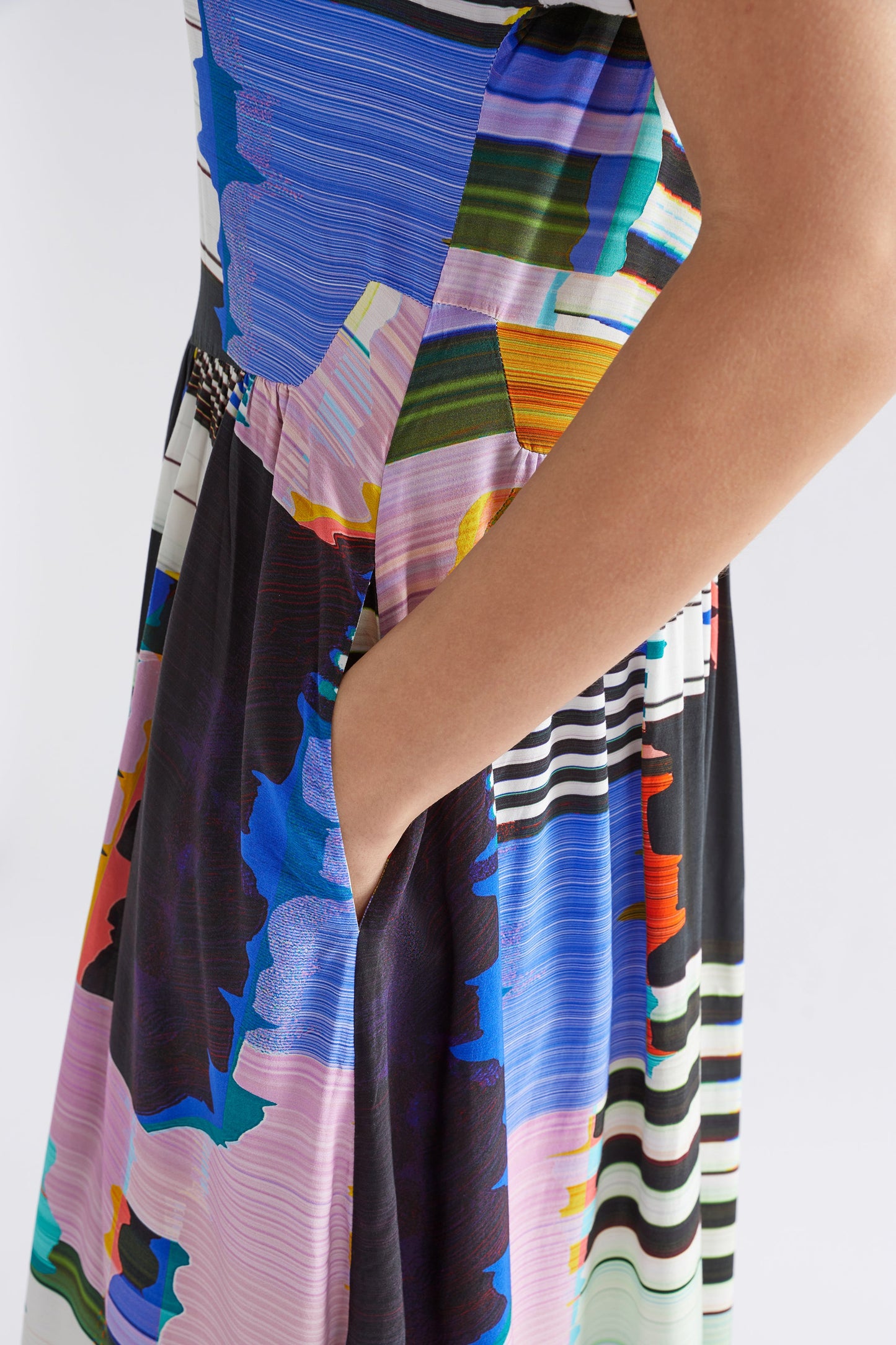 Berg Midi Print Shirt Dress Model Side Detail | GLITCH PRINT