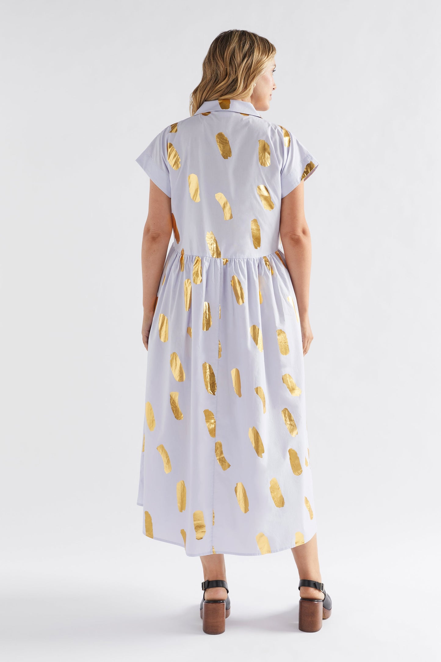 Ivar Organic Cotton Gold Foil Print Shirt Dress Model Back | FOG GOLD METALLIC FLECK