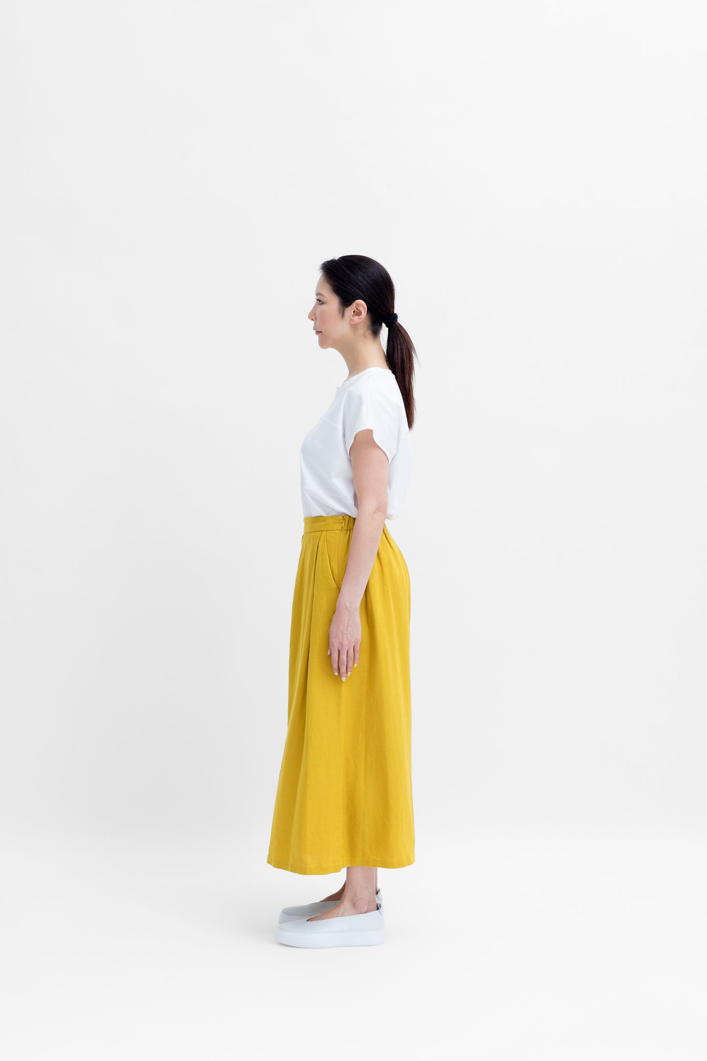 Dahme French Linen Pant FIt Model Side | SAFFRON