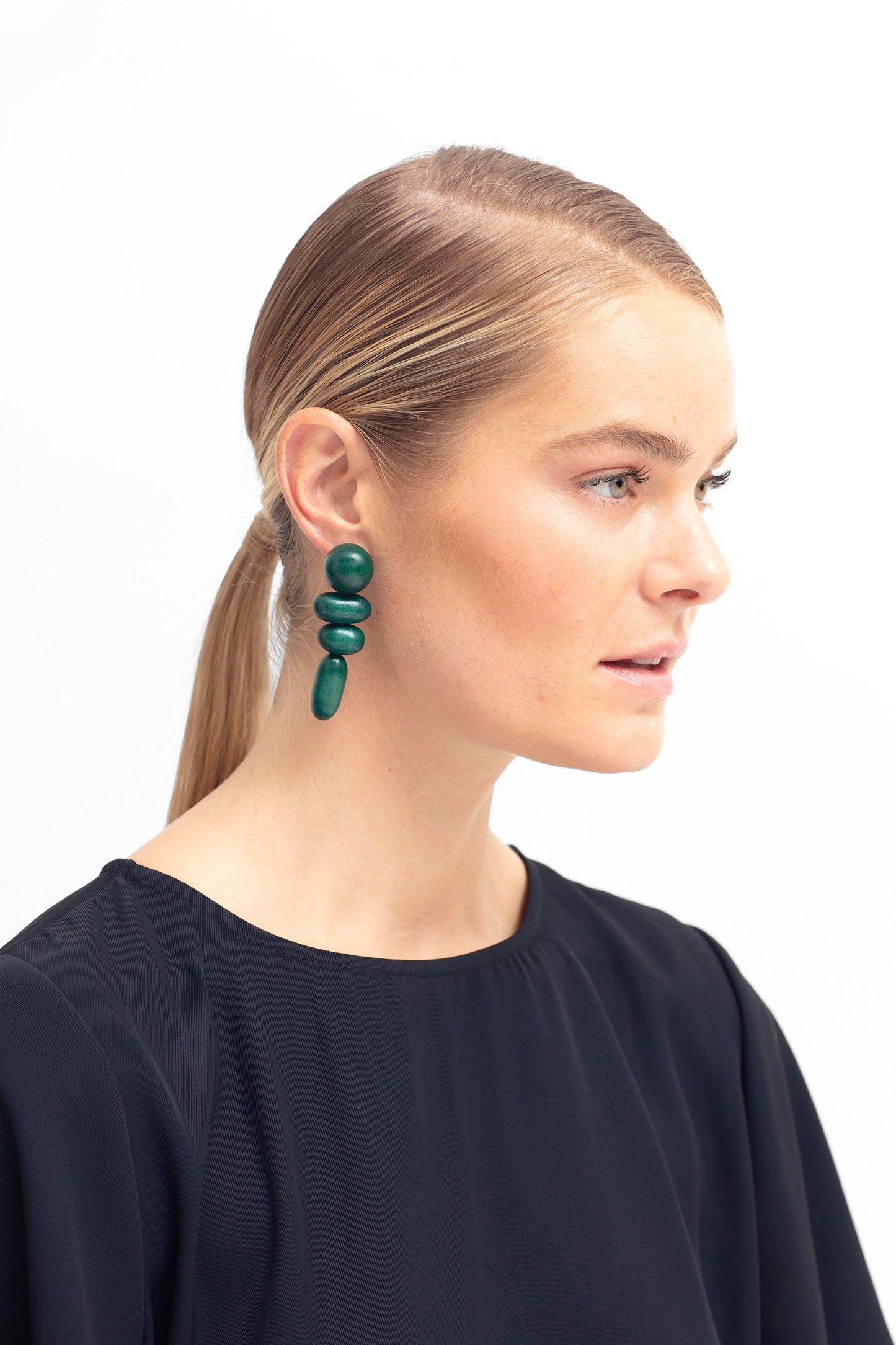 Harno Wooden Bead Stacked Statement Earring Model | ALOE GREEN
