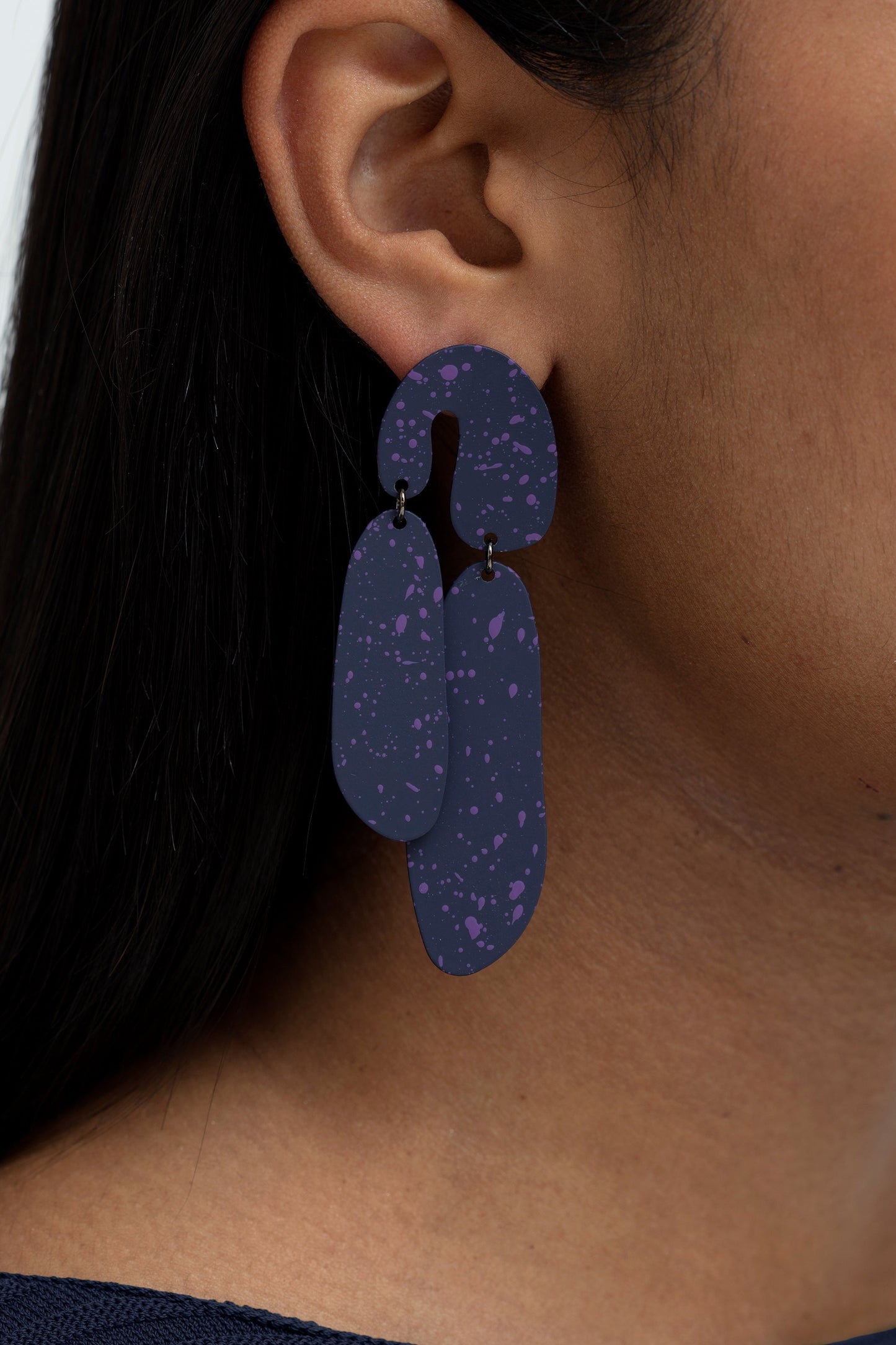 Vinli Abstract Statement Drop Paint Splatter Earring Model Crop STEEL BLUE