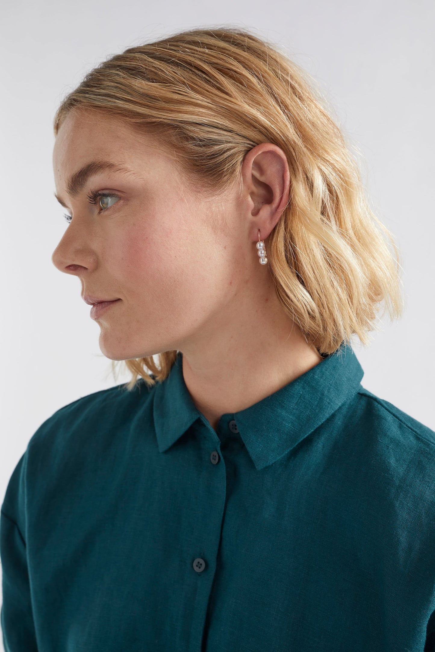 Mini Vekk Simple Pearl Bead Hook Earring Model | ROSE GOLD