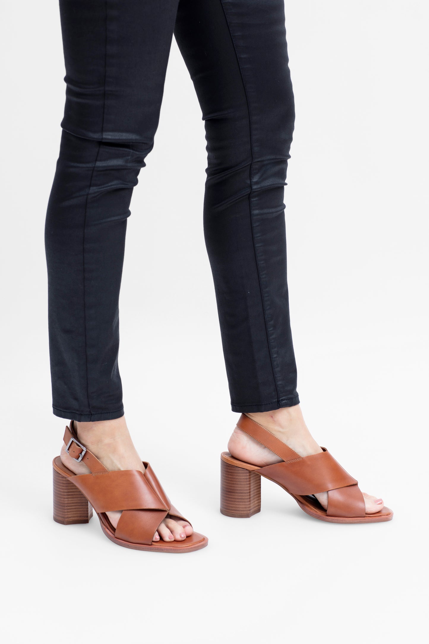 Agata Block Heeled Leather Sandal Model Front TAN