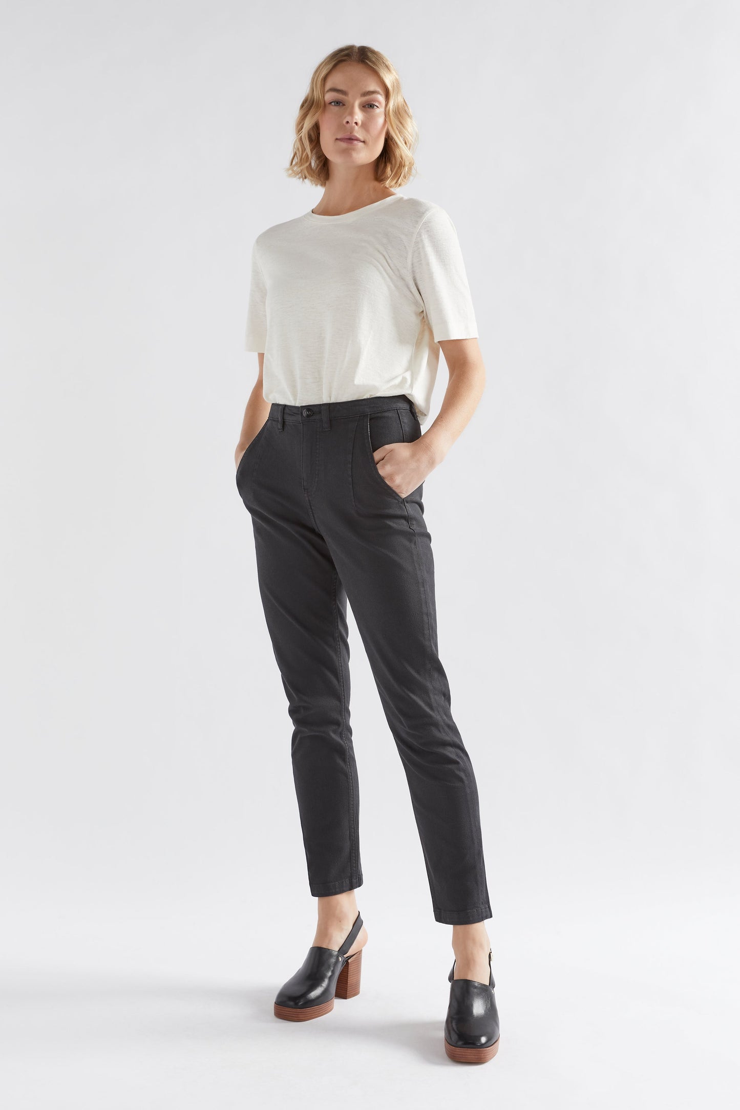 Mysa Organic Cotton Slim Leg Stretch Jean Model Front Jess | BLACK