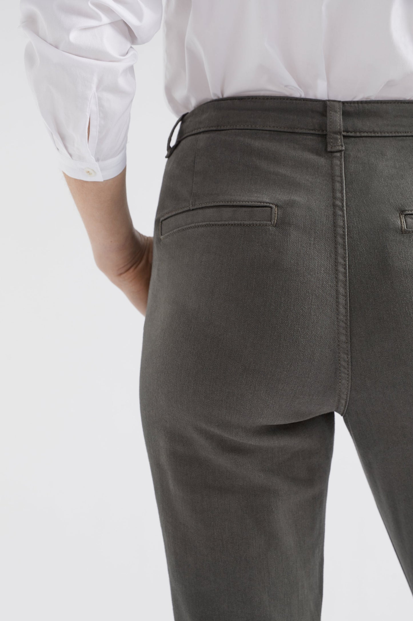 Mysa Organic Cotton Slim Leg Stretch Jean Back Pocket | OLIVE SLATE