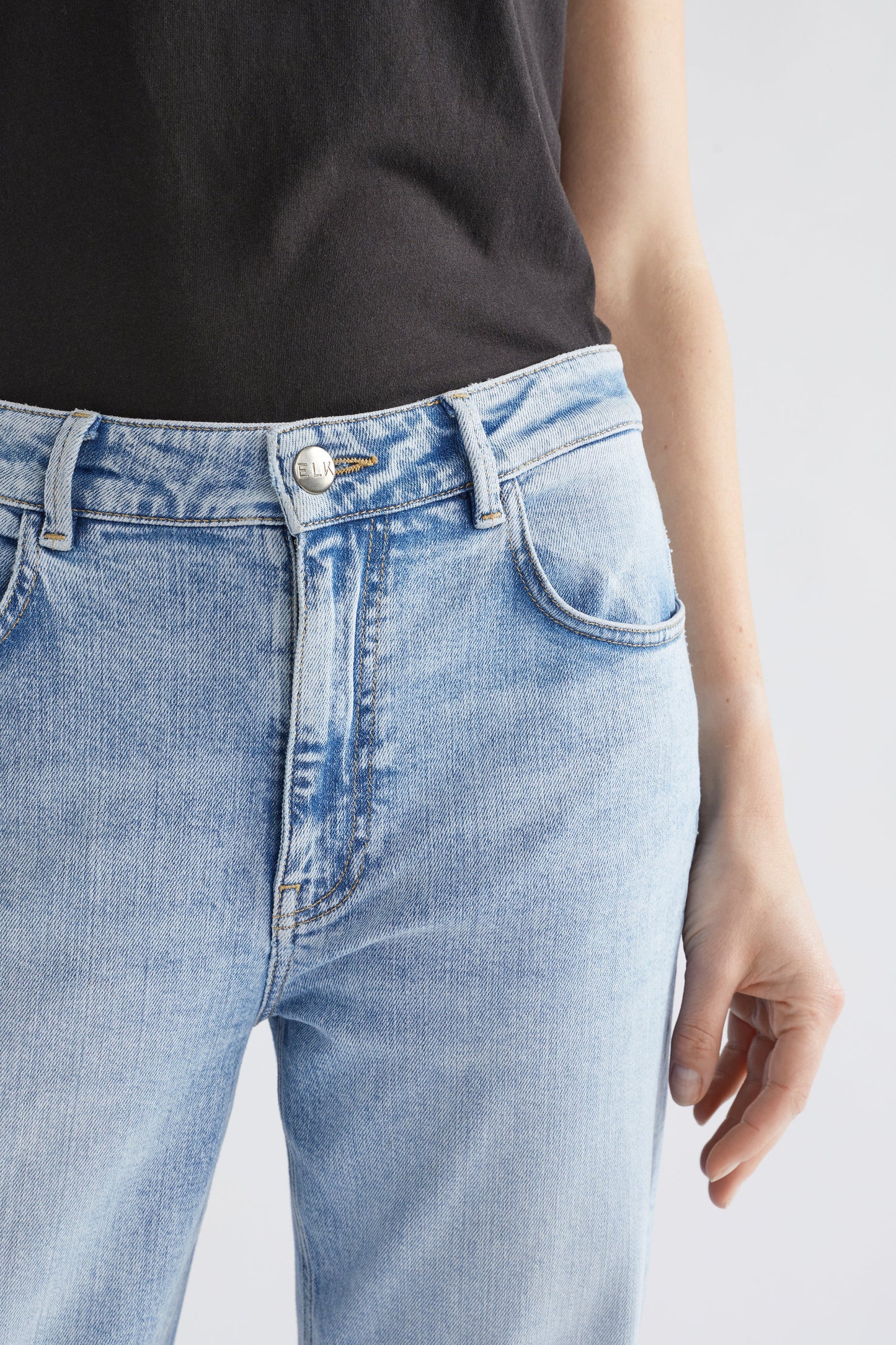 Ven Light Wash Mid Rise Regular Fit Jean Model Front  Detail | LIGHT WASH