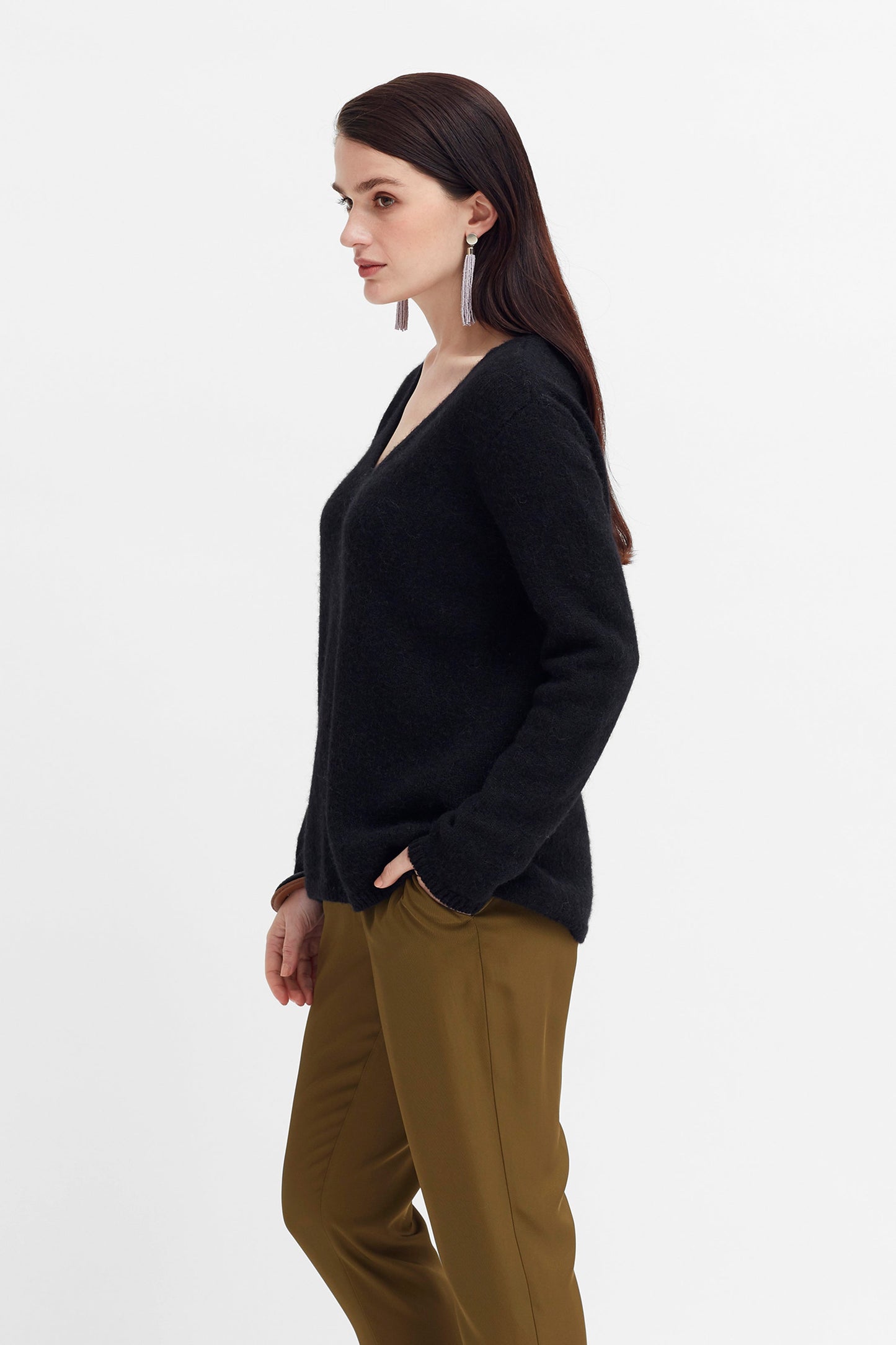 Len Merino Wool and Alpaca Wool Sweater Model Side | BLACK