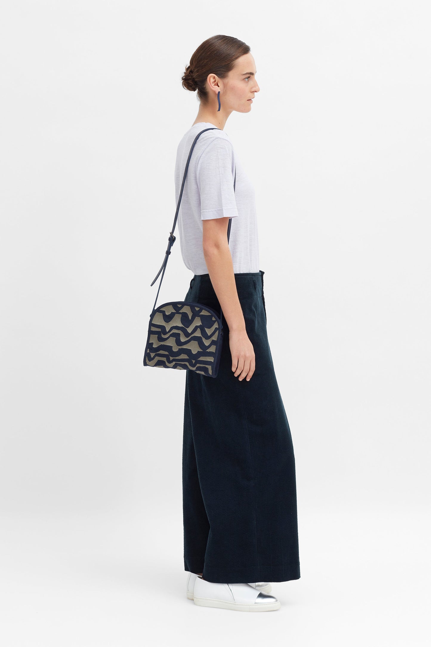 Cass Embroidered Cotton Bag Model | NAVY