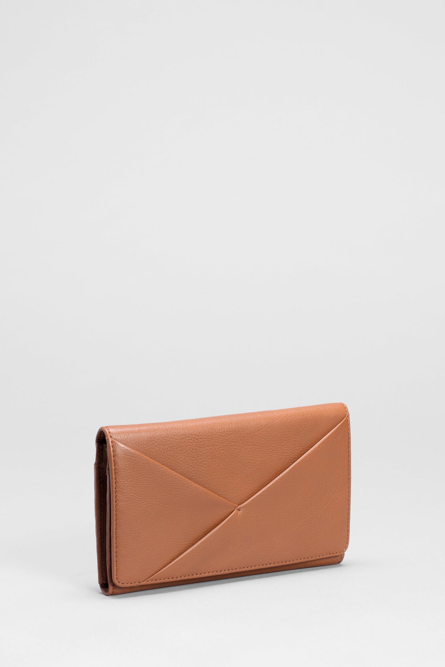 Flyta Remnant Leather Wallet Front | TAN