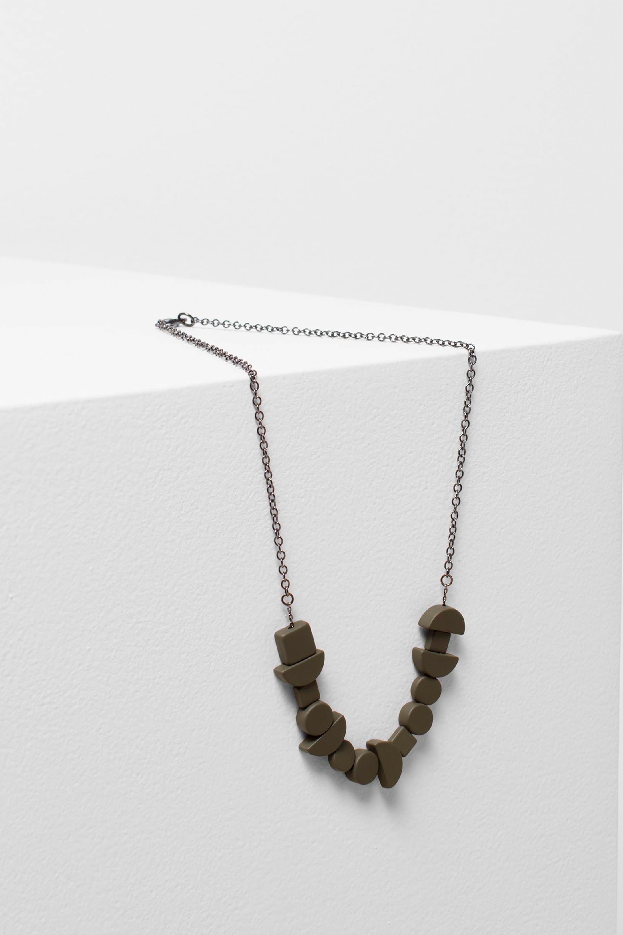Gards Geometric Beaded Chain Necklace | OLIVINE