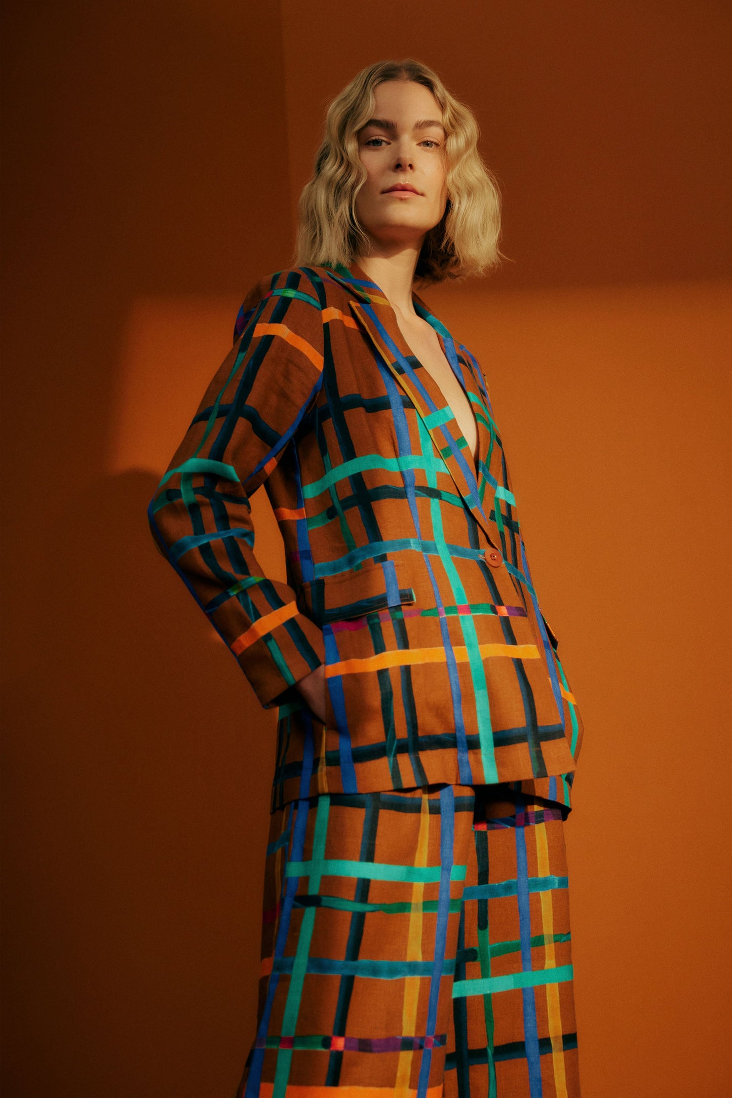 Ilona Linen Print Check Blazer Campaign model front | BREA CHECK